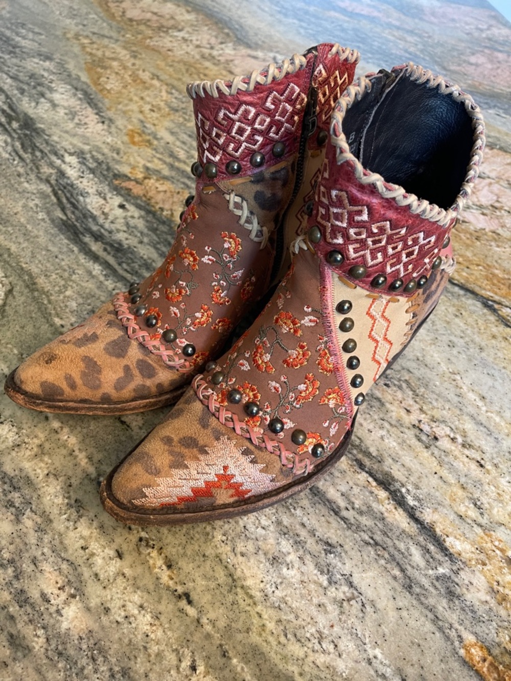 Double D Ranch Pink Blow Out Boots
Size 9.5